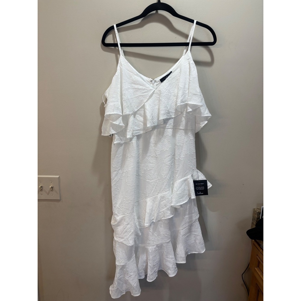 NWT Lulus White Ruffle Tiered Midi Dress Spaghetti Strap‎ Textured Lace M